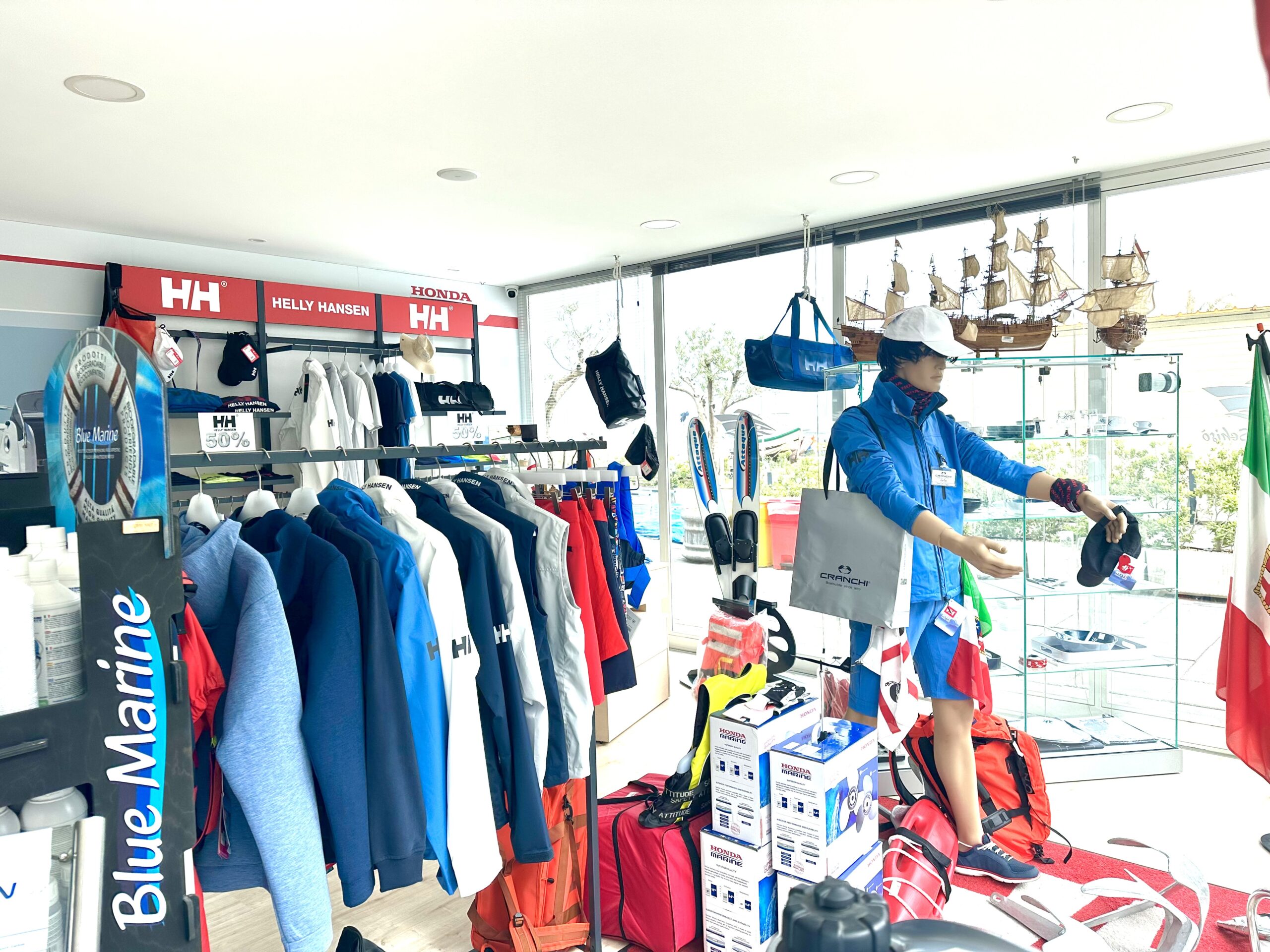 Punto vendita nautico a Giardini Naxos