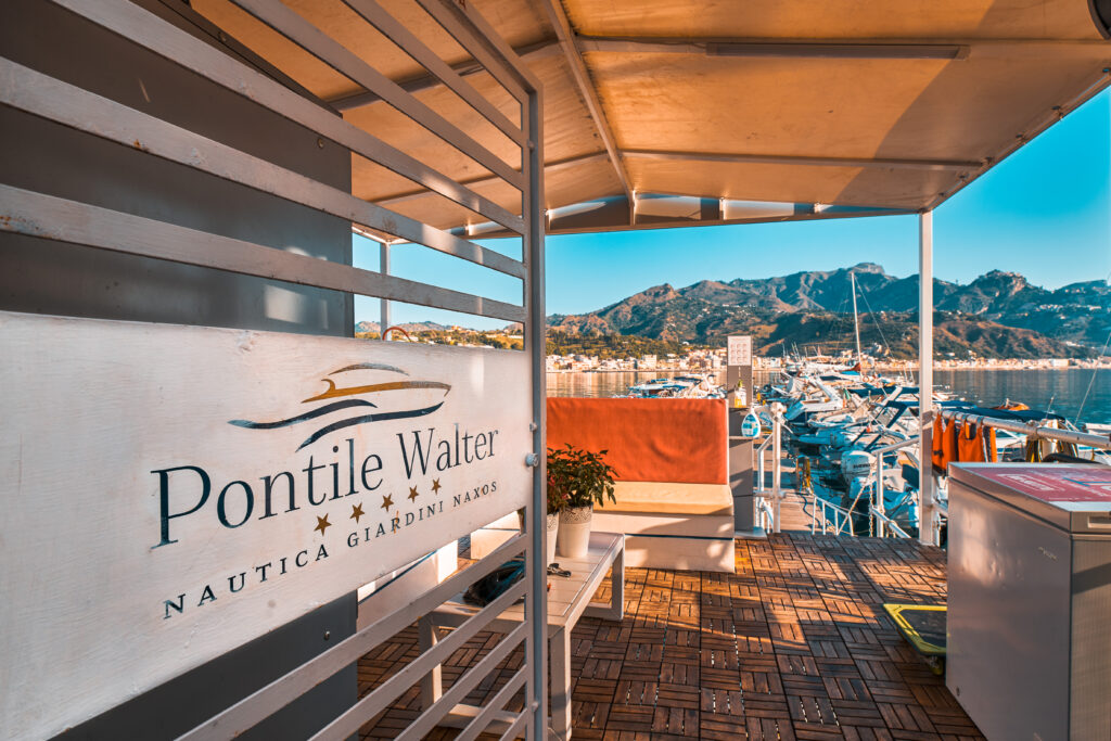 Pontile nautico a Taormina