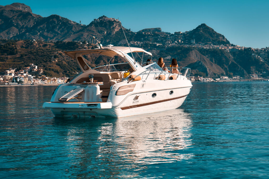 Noleggio yatch di lusso a Taormina